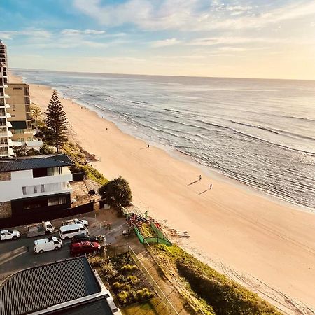 Absolutely Stunning! On The Beach !!! Gold Coast Luaran gambar