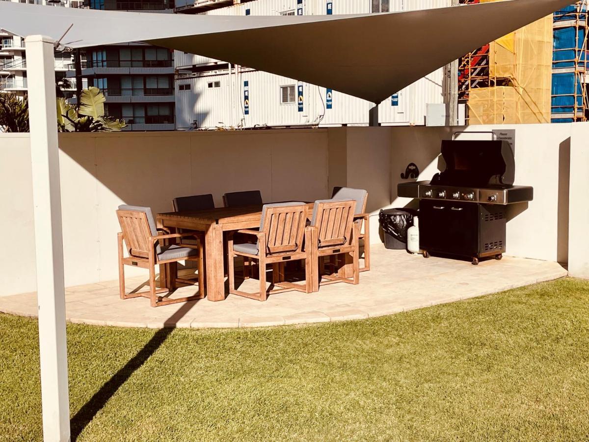 Absolutely Stunning! On The Beach !!! Gold Coast Luaran gambar