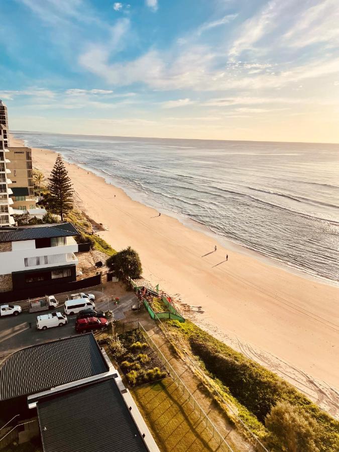 Absolutely Stunning! On The Beach !!! Gold Coast Luaran gambar