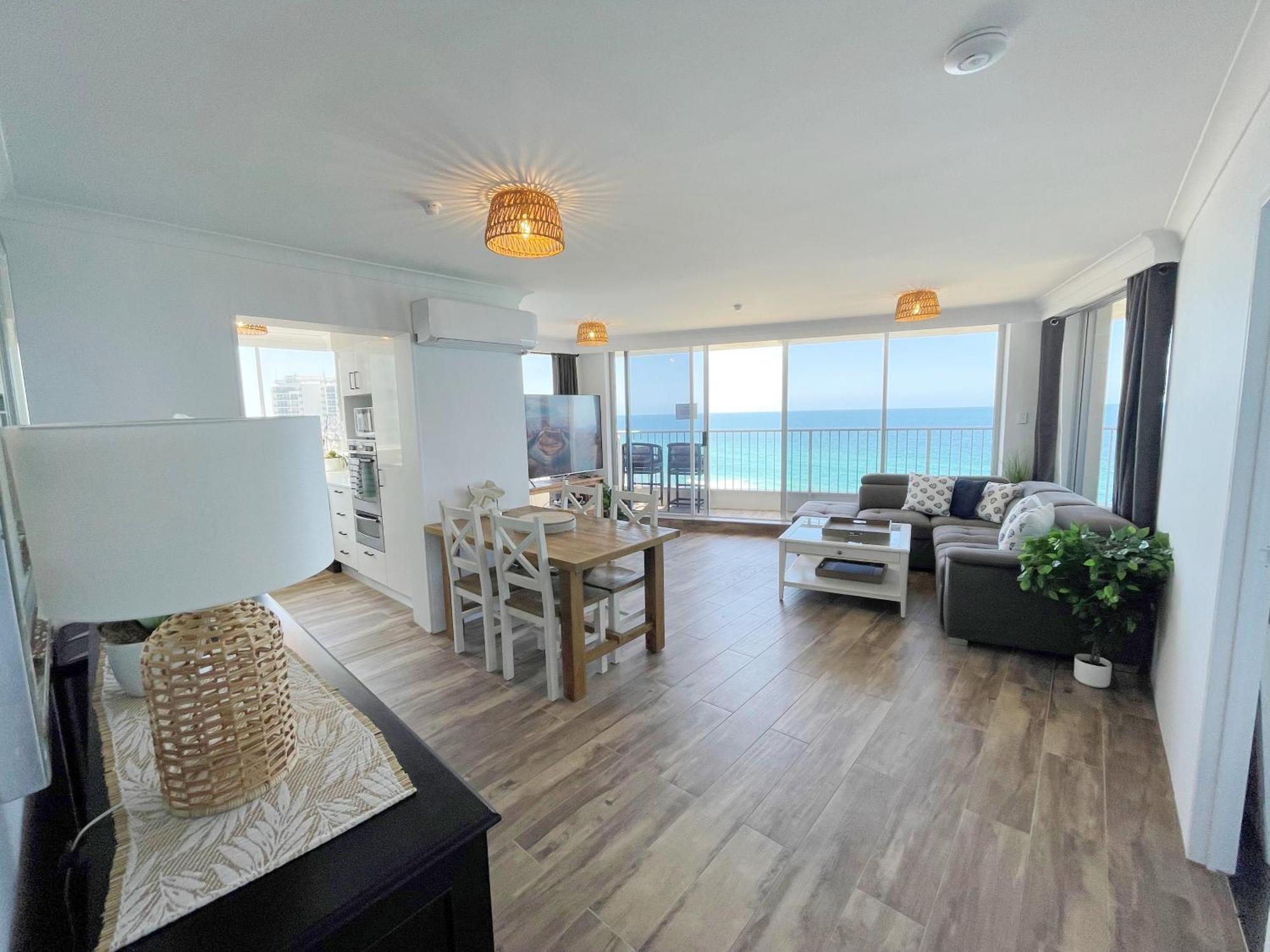 Absolutely Stunning! On The Beach !!! Gold Coast Luaran gambar