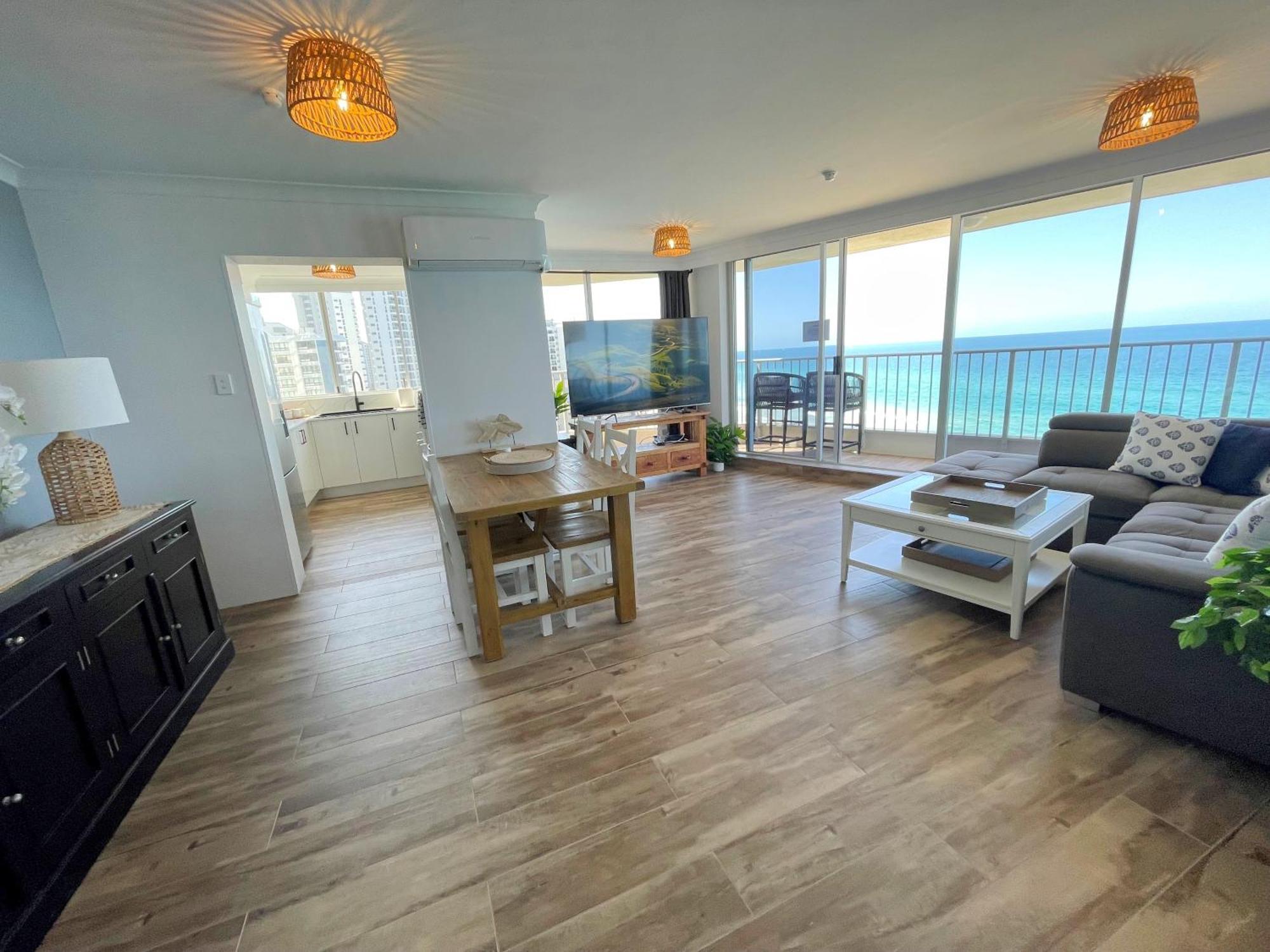 Absolutely Stunning! On The Beach !!! Gold Coast Luaran gambar