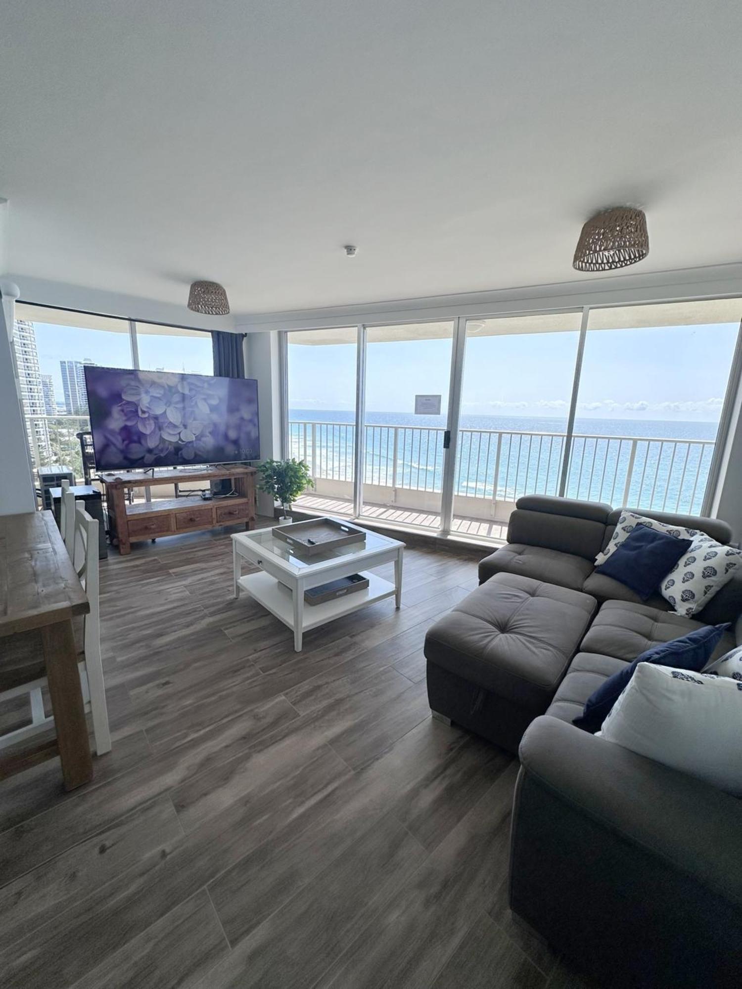 Absolutely Stunning! On The Beach !!! Gold Coast Luaran gambar