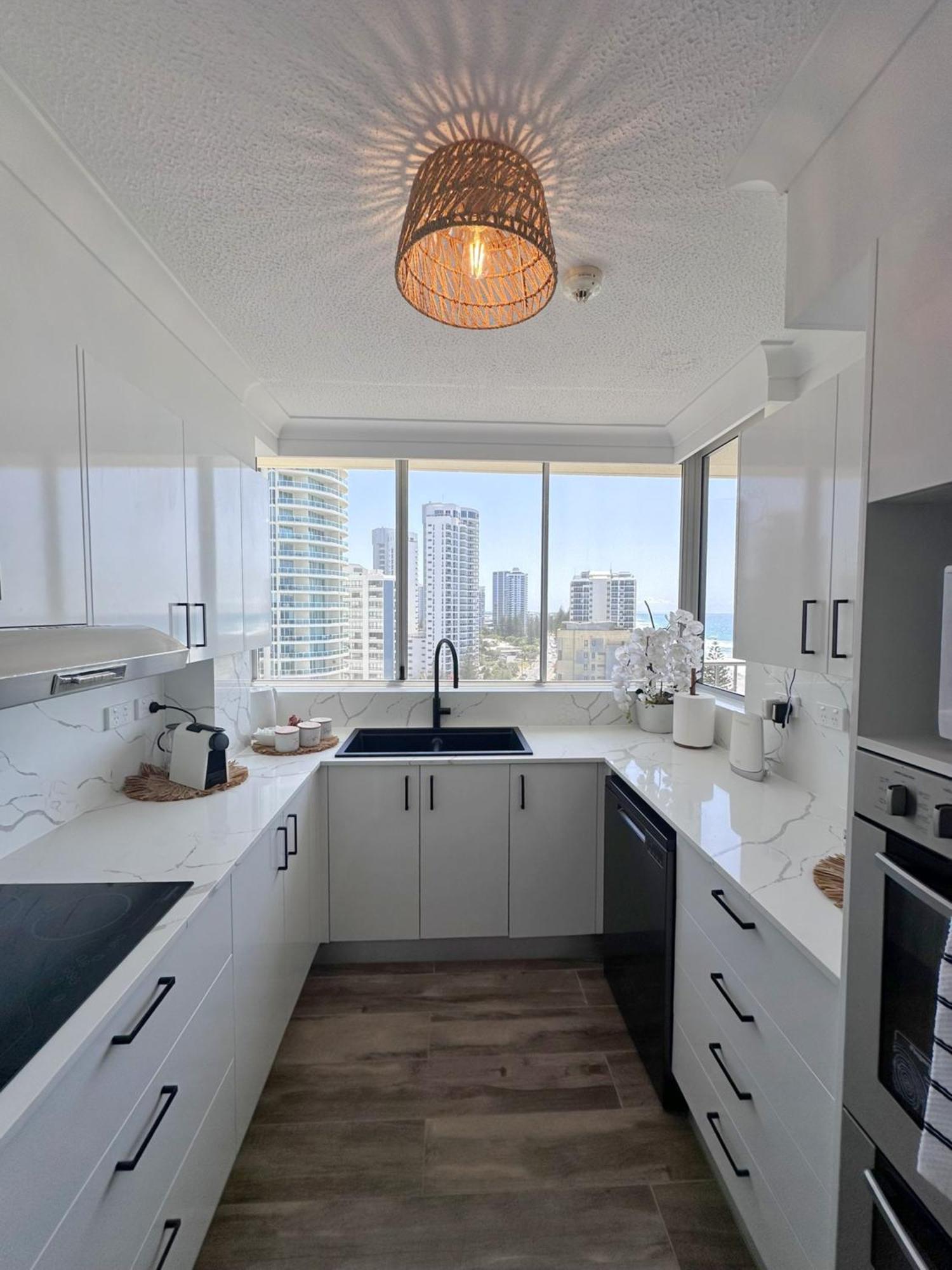 Absolutely Stunning! On The Beach !!! Gold Coast Luaran gambar